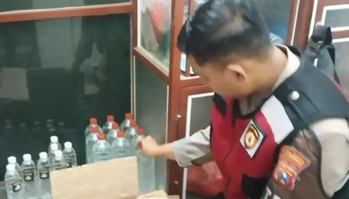Sat Samapta Polres Lamongan Berhasil Amankan Ratusan Liter Minuman Beralkohol