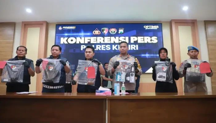 Polres Kediri Ungkap Kasus Pembunuhan Satu Keluarga di Ngancar