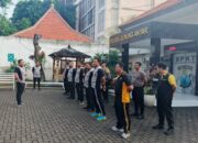 Kapolsek Gunung Anyar Memimpin Personil Olahraga Pagi