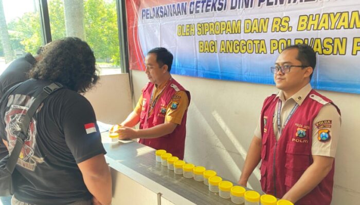 Polres Nganjuk Gelar Rikkes dan Deteksi Dini Penyalahgunaan Narkoba bagi Anggota Polri dan ASN