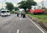 Grand Max Adu Banteng dengan Truk Tronton di Jalan Pantura Tuban-Widang Desa Mrutuk
