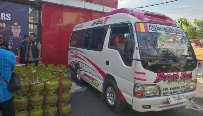 Polres Bojonegoro Sita Ratusan Tabung Gas LPG, Tiga Tersangka Ditangkap 