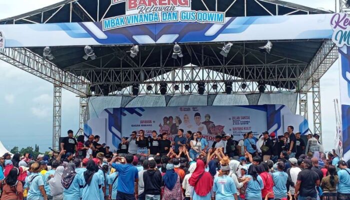 Wali Kota dan Wakil Walikota Kediri Terpilih Gelar Acara Mlaku Serta Nonton Bareng Relawan Vinanda Gus qowim