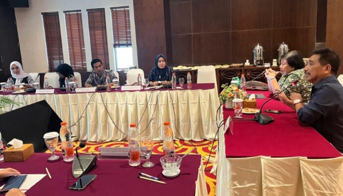 Stikosa AWS dan Puskakom Kembali Menggelar Sekolah Legislatif