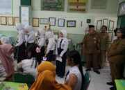 Pj Wali Kota Kediri Zanariah Tinjau Pelaksanaan Perluasan Imunisasi HPV Anak 