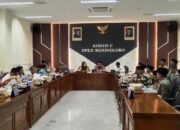 Insentif Guru Swasta di Bojonegoro, Wakil Ketua DPRD Mitro’atin: Mari Cari Solusi Bersama