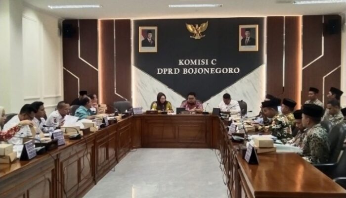 Insentif Guru Swasta di Bojonegoro, Wakil Ketua DPRD Mitro’atin: Mari Cari Solusi Bersama