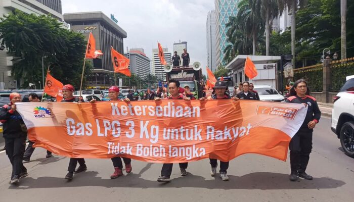Protes Kelangkaan Elpij 3 Kg, Ratusan Buruh KSPI dan Partai Buruh Gelar Unjuk Rasa