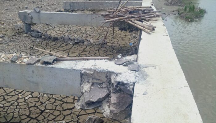 TPT di Bojonegoro Ambruk, Warga Menyayangkan