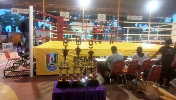 Tuban Jadi Juara Umum Kejuaraan Tarung Bebas Indonesia Piala Bupati