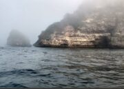 Pulau Nusa Barung, Sebuah Pulau Kecil Yang Tampak Terasing di Tengah Lautan