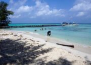 Menikmati Pesona Pulau Sintok di Karimunjawa