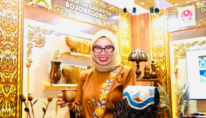 Dukung Pengusaha UMKM, Dekranasda Bojonegoro Turut Berpartisipasi di INACRAFT 2025