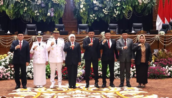 Rapat DPRD Bojonegoro, Sertijab Bupati dan Wakil Bupati