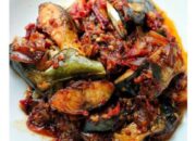 Sensasi Pedas Gurih Sambal Ikan Asin, Bikin Nasi Cepat Ludes