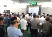 Polres Nganjuk Mengadakan Sholat Tarawih Berjamaah, Diikuti Ceramah dan Tadarus Al-Qur’an