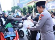 Berbagi Kebaikan di Bulan Ramadan, Polres Kediri Sumbangkan Karpet Sajadah