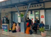 Jadwal Kereta Api Terlambat Akibat Truk Terguling di Perlintasan Dekat Terminal Bus Lamongan