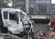 Tabrakan Antara Dua Truk di Jalan Nasional Lamongan-Babat