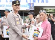 Kapolres Lamongan Beri Bingkisan ke Tokoh Agama dan Insan Media