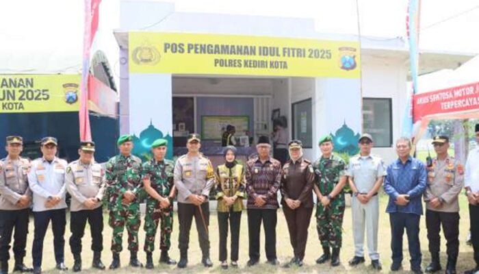 Wali Kota Kediri Tinjau Pospam dan Posyan, Pastikan Keamanan Idul Fitri 2025
