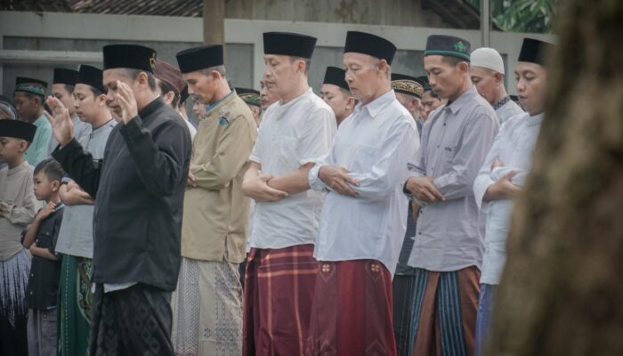 Bupati dan Wakil Bupati Bojonegoro Bersama Masyarakat Menyambut Idul Fitri
