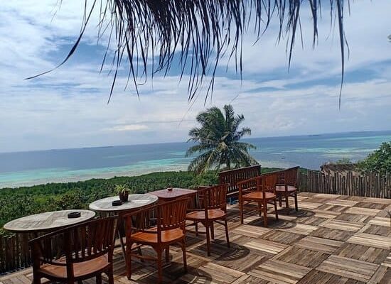 5 Cafe dan Resto Viral di Karimunjawa yang Bikin Nagih
