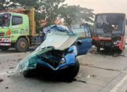 Tragedi di Jalan Raya Duduksampeyan: Bus vs Mobil Panther, Seluruh Penumpang Tewas