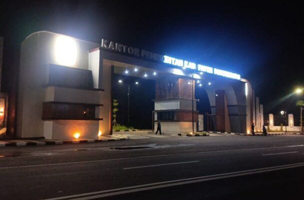 Baru Dipasang, Lampu Ornamen Mewah DPRD Bojonegoro Sudah Mati