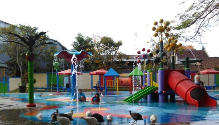 Taman Wisata Tirtoyoso Park, Surga Bermain Air Favorit Keluarga di Kediri