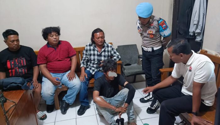 Aksi Mencurigakan di Pasar Warujayeng Nganjuk, Pria Diamankan Warga Sebelum Curi Motor