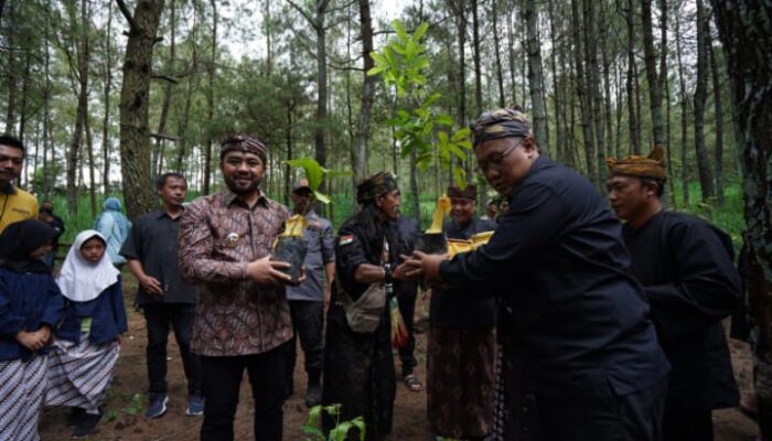 Pemkot Batu dan Warga Oro-Oro Ombo Tanam 200 Bibit Pohon Demi Lestarikan Sumber Air