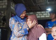 Pelukan Hangat Seorang Ibu Wakil Bupati Bojonegoro Kepada Keyza Rahmadira
