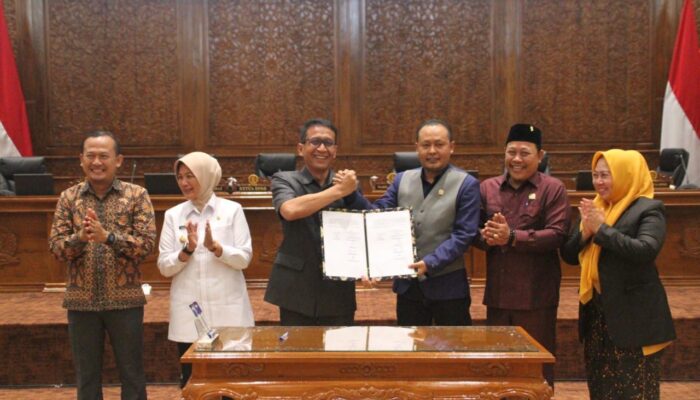 Semua Fraksi DPRD Bojonegoro Kompak Dukung Raperda Penyertaan Modal untuk Perumda Pangan Mandiri
