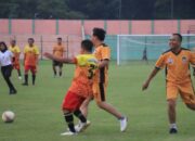 Akrab dan Seru, Polres Bojonegoro dan Jurnalis Adu Strategi di Lapangan Hijau