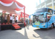 Momen Wabup Gresik Berangkatkan 260 Jamaah Calon Haji