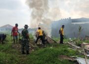 Semangat Gotong Royong Muspika dan Warga Pare Kompak Bersihkan Lingkungan