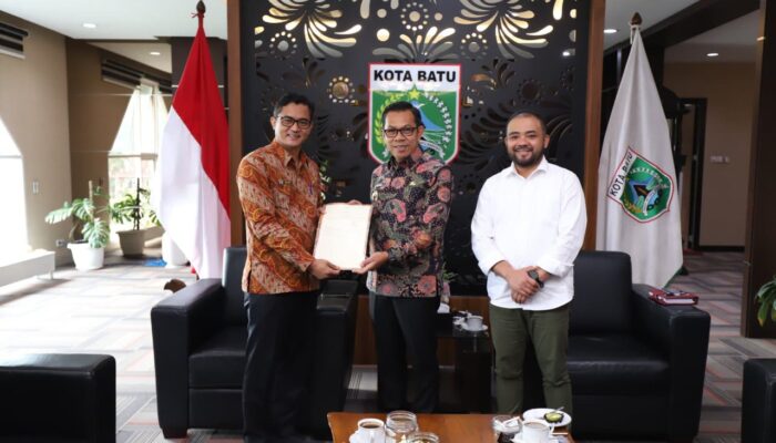 Pemkot Batu Terima 6 Sertifikat Aset dari BPN