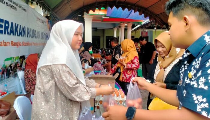Pasar Murah Bojonegoro Diserbu Warga, Sembako Dijual Harga Miring