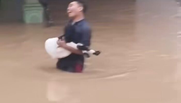 Banjir Kepung Lamongan, 18 Desa Terendam, Warga Diminta Siaga