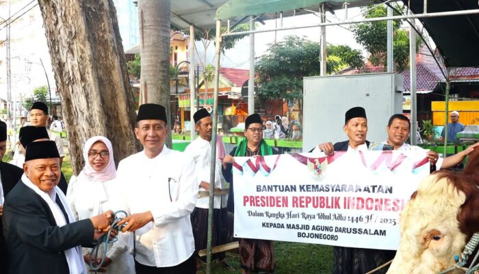 Bupati Bojonegoro Rayakan Idul Adha Bersama Warga, Ini Pesan Inspiratifnya