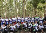 Gaspol Bareng, Kapolres dan Bupati Lamongan Nge Trail di Tengah Hutan