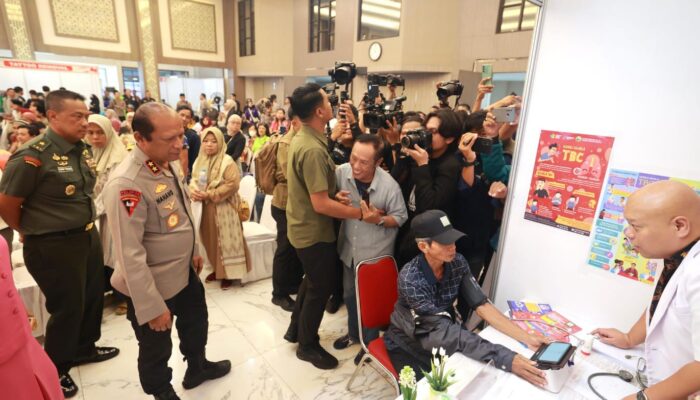 Tebar Manfaat, Baktikes Polda Jatim Sentuh Anak Stunting hingga Ojol