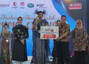 Tampil Glamor, Gaun Batik Malam di BWBF 2025 Bikin Penonton Terpukau