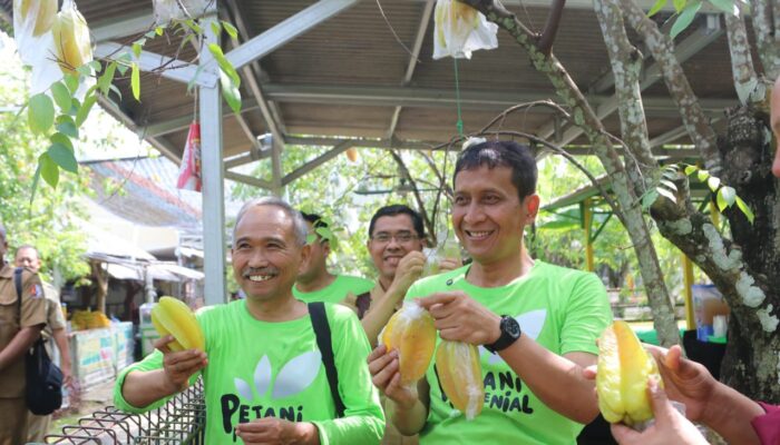 Jagongan Asyik di Kebun Belimbing, Bupati Bojonegoro Ajak Milenial Jadi Pengusaha Tani