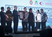 Ribuan Buruh Padati Indonesia Arena, Kapolri Terima Penghargaan Internasional dari ITUC