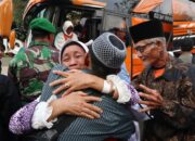 Ratusan Jamaah Haji Bojonegoro Pulang Disambut Keluarga