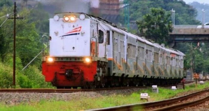 Rel Tanpa Palang, Pria Lamongan Tewas Dihantam Kereta