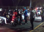 Blokade Jalan Malang-Blitar, Polisi Bubarkan Massa Pesilat 