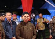 Polri Tampilkan Wayang Kulit Spektakuler di HUT Bhayangkara, Menteri Fadli Zon Terpukau